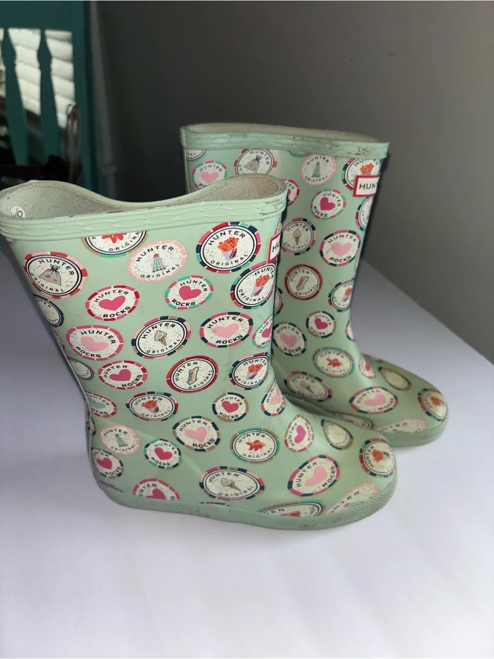 Hunter Kids Mint Green Rain Boots with Pink Badge Pattern